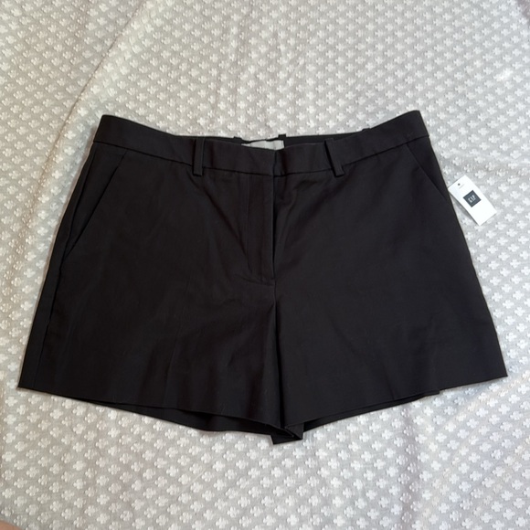 GAP Pants - Gap Black Tailored Shorts size 10P